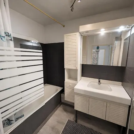 2 Chambres- Terrasse - Climatisation Appartamento *