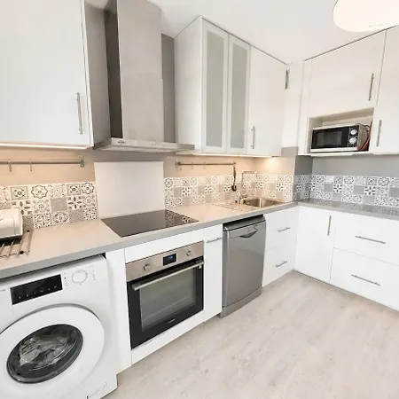 2 Chambres- Terrasse - Climatisation Appartamento *